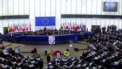 Europe pays tribute to German titan Helmut Kohl