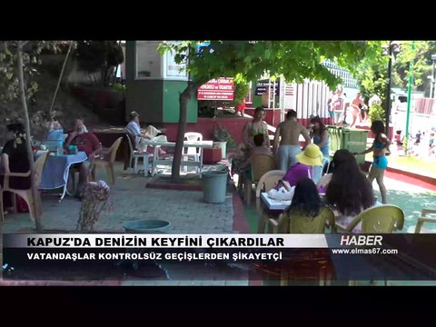 Zonguldak Belediyesi Kapuz Plajı tesisleri bugün en kalabalık günlerinden birini yaşadı.