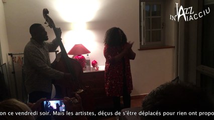 Dianne Reeves lance un boeuf dans sa loge de Jazz in Aiacciu