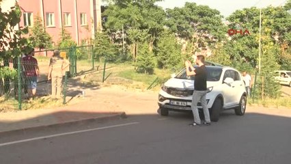 Kocaeli Sürücüsünün El Frenini Çekmeyi Unuttuğu Otomobil, Çocuğa Çarptı