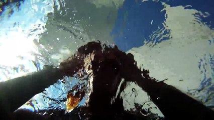 Comment regarder sous l'eau sans lunettes de natation ?