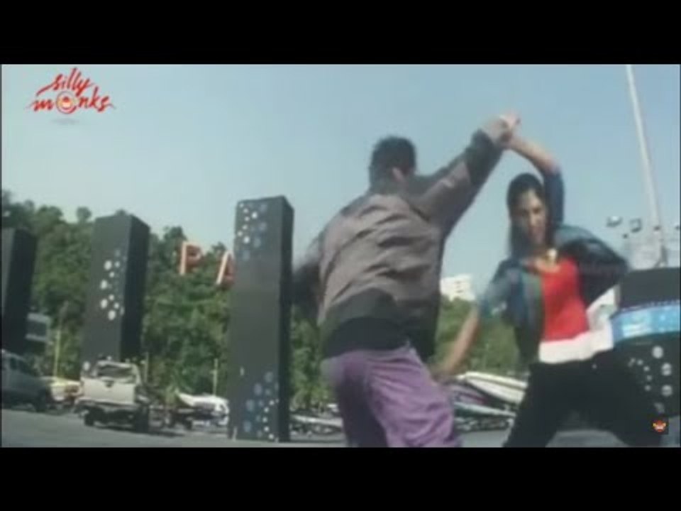 Ayesha Super Fight Scene With Straingers - Lady Brucelee malayalam Movie Scene