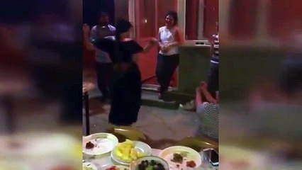 Deniz Çakır Trakya'da Roman Ezgileriyle Göbek Attı