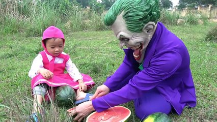 Mashas Heart Shaped Candy nearly crushed under car of silly Joker w/ Spiderman, Frozen El