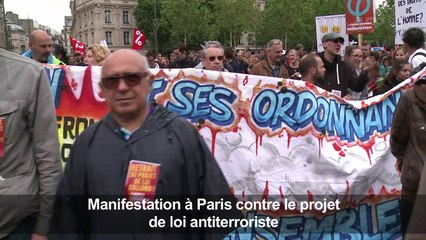 Manifestation à Paris contre le projet de loi antiterroriste