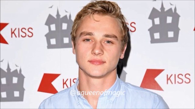Ben Hardy como Roger Taylor en el biopic de Freddie Mercury