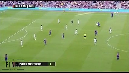 Era um simples jogo de lendas, mas Ronaldinho fez isto ao adversário