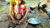 Amazing Sister Grill Snake n Cook Water Snake Soup in my Village - How to Cook Water Snake Soup