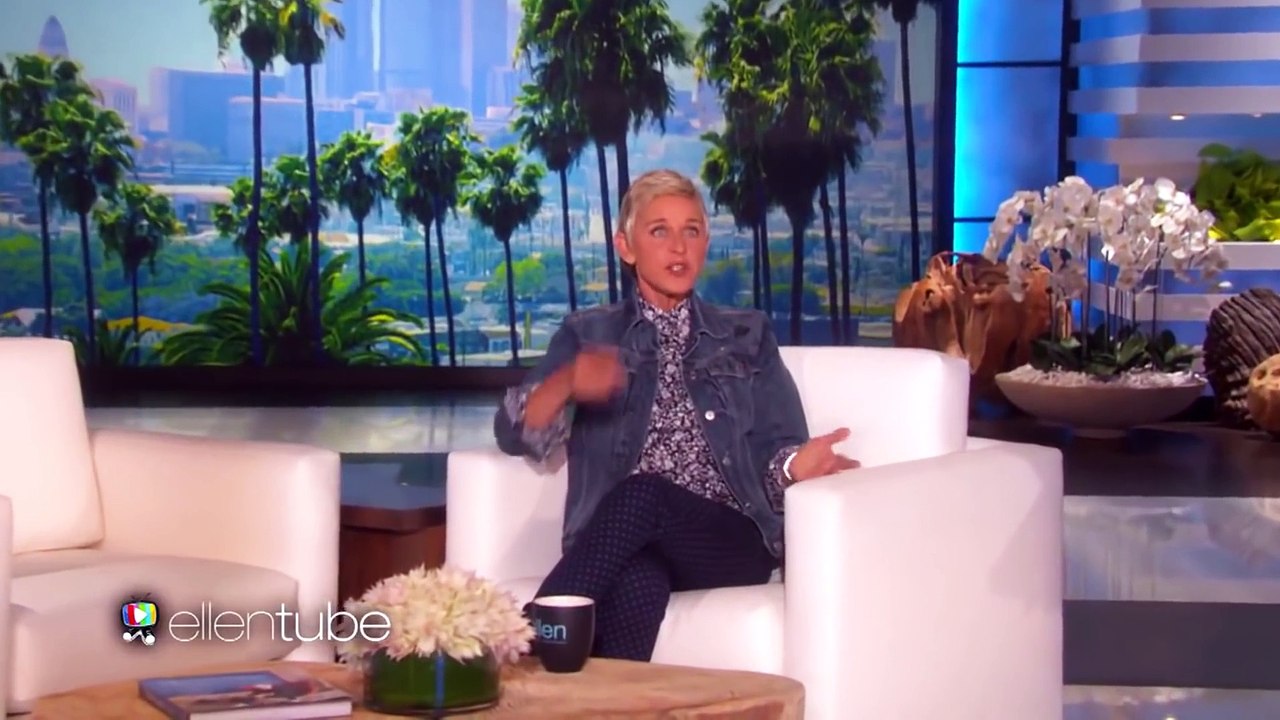 Ellen Catches Audience Member STEALING Gift Shop Swag _ What's Trending Now!