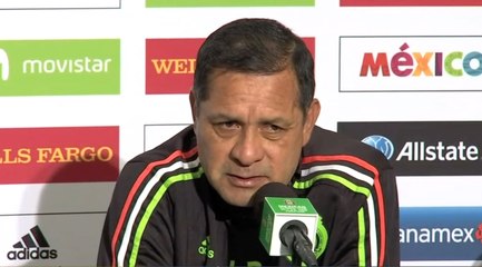 Pompilio Páez y Alan Pulido en conferencia de prensa