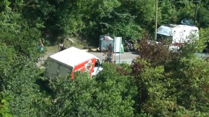 Yamaçtan Düşmek Üzere Olan Dondurma Kamyoneti Plajda Paniğe Yol Açtı