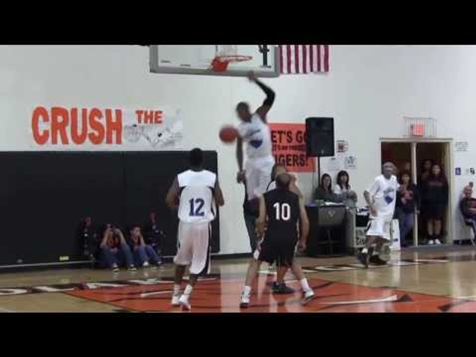 lob city - streetball star got better alley-oop passes than NBA players the painted face