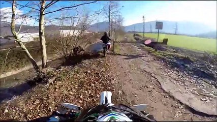 Video herunterladen: KTM exc 300 2t accel234234werer