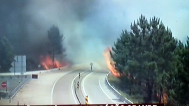 Chamas incendeiam Auto-Estradas em Pedrógão Grande. Estradas em Chamas.