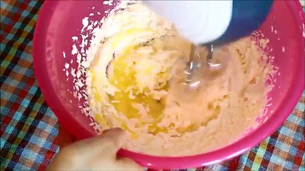 Кекс с изюмом