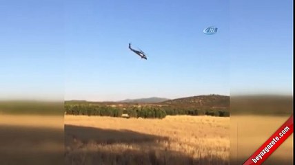 Skorsky pilotu helikopterle Mehmetçiği selamladı