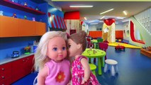 Video para ❀ Barbie muñeca de dibujos animados muñeca con regalos Steffi Levi juguetes a