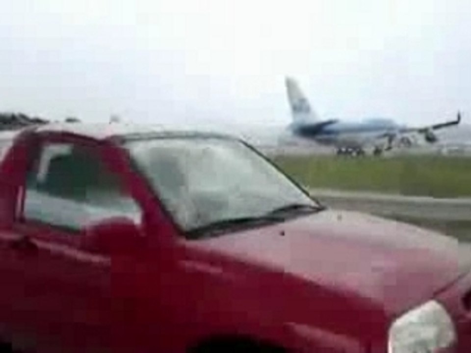 Insane_747_400_landing_