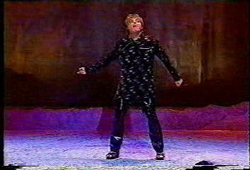 Eddie Izzard - Dressed To Kill (static) P2