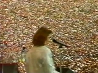 Madonna - Love Makes The World Go Round (Live Aid Concert 1985)