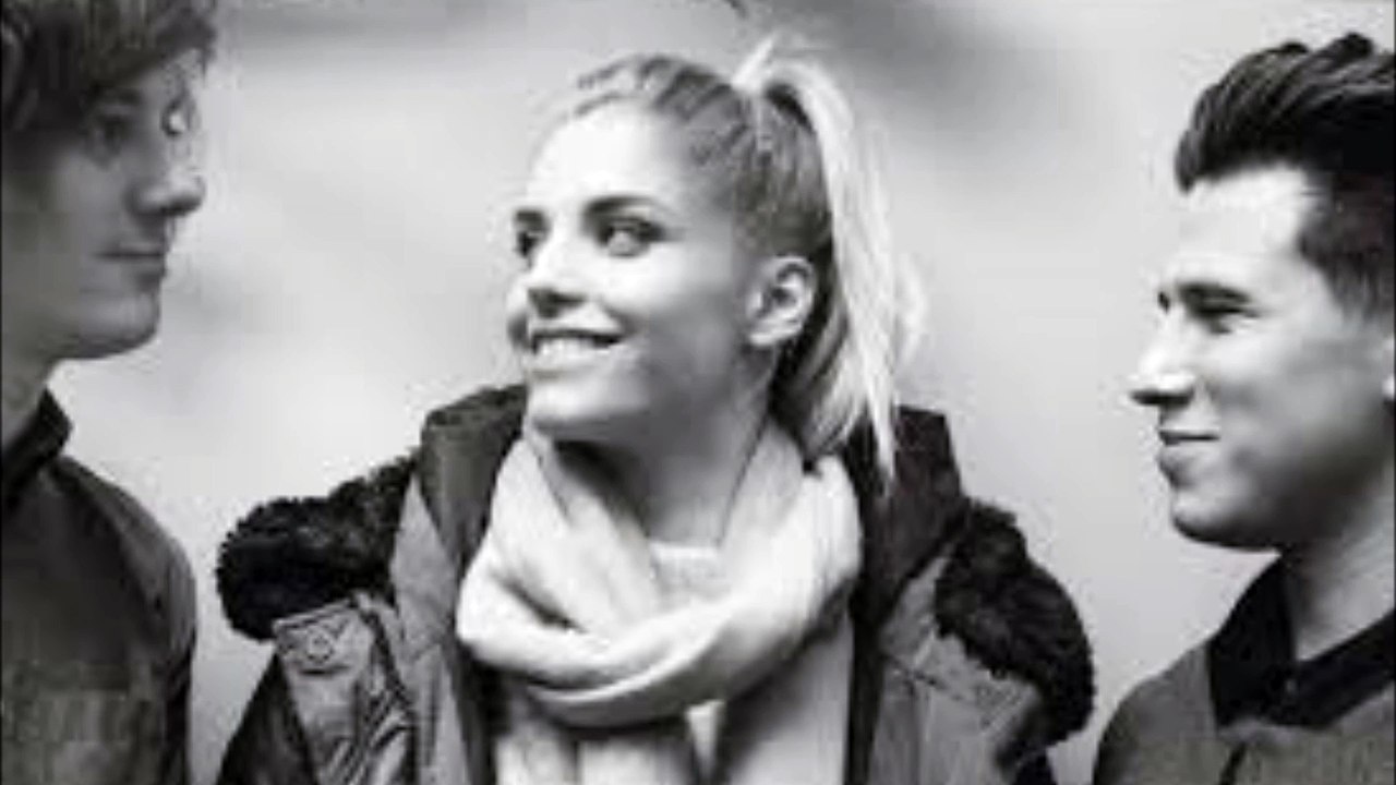 London Grammar - In For The Kill (La Roux Cover Live Radio Session 2014)