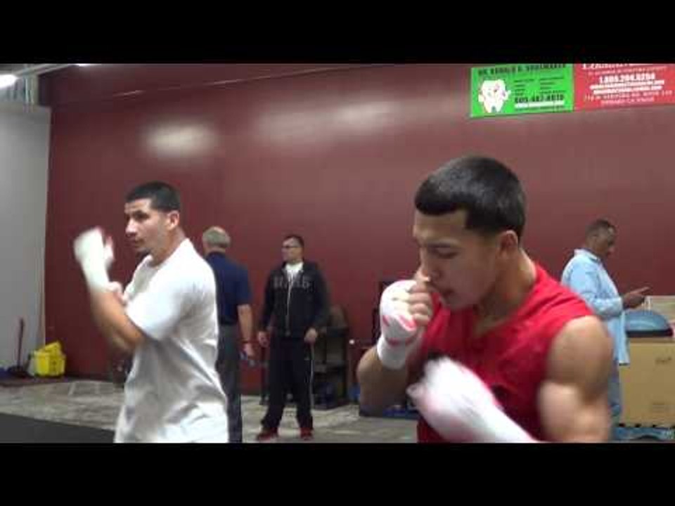 rios sparring partners erick de leon kc martinez and rashad hughes in gym EsNews Boxing