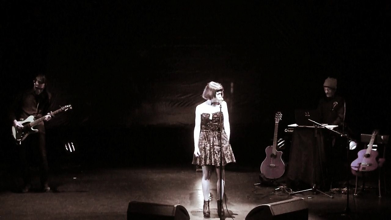 19 Uelli Uella feat. mH - live @ le Trianon Transatlantique - test 01