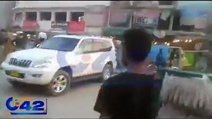 See What A Traffic Warden Did With A Non Custom Paid Car On The Road Of Lahore