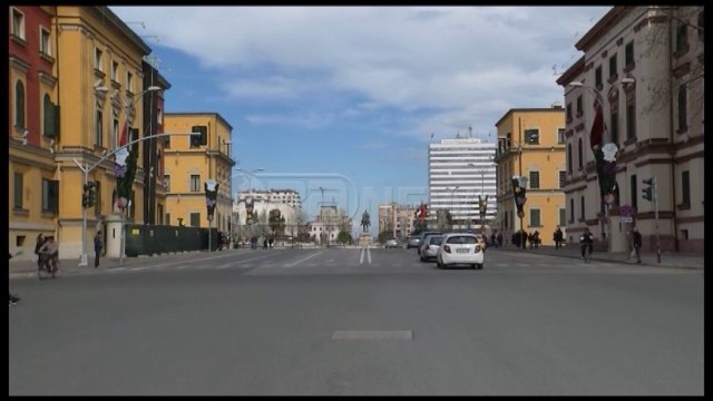 Ora News - Tirana behet gati per Diten e Veres