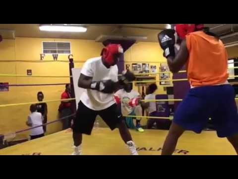 Clarissa Shileds Sparring Gets Ready For WBC Title Fight - Salita Promotions EsNews Boxing
