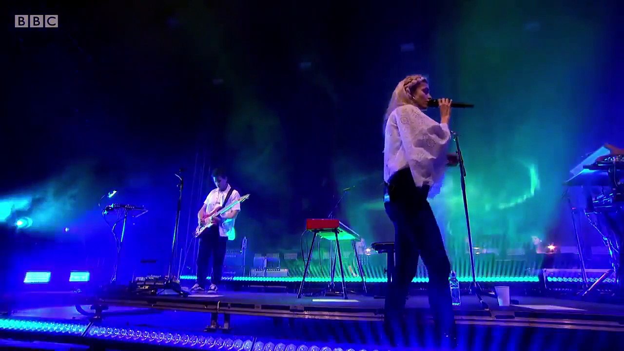 London Grammar - Metal & Dust (Live Glastonbury 2017)