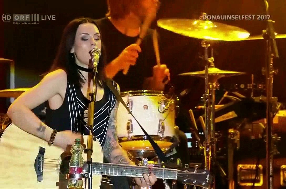 Amy Macdonald - Love Love (Live At Donauinselfest 06-23-2017)