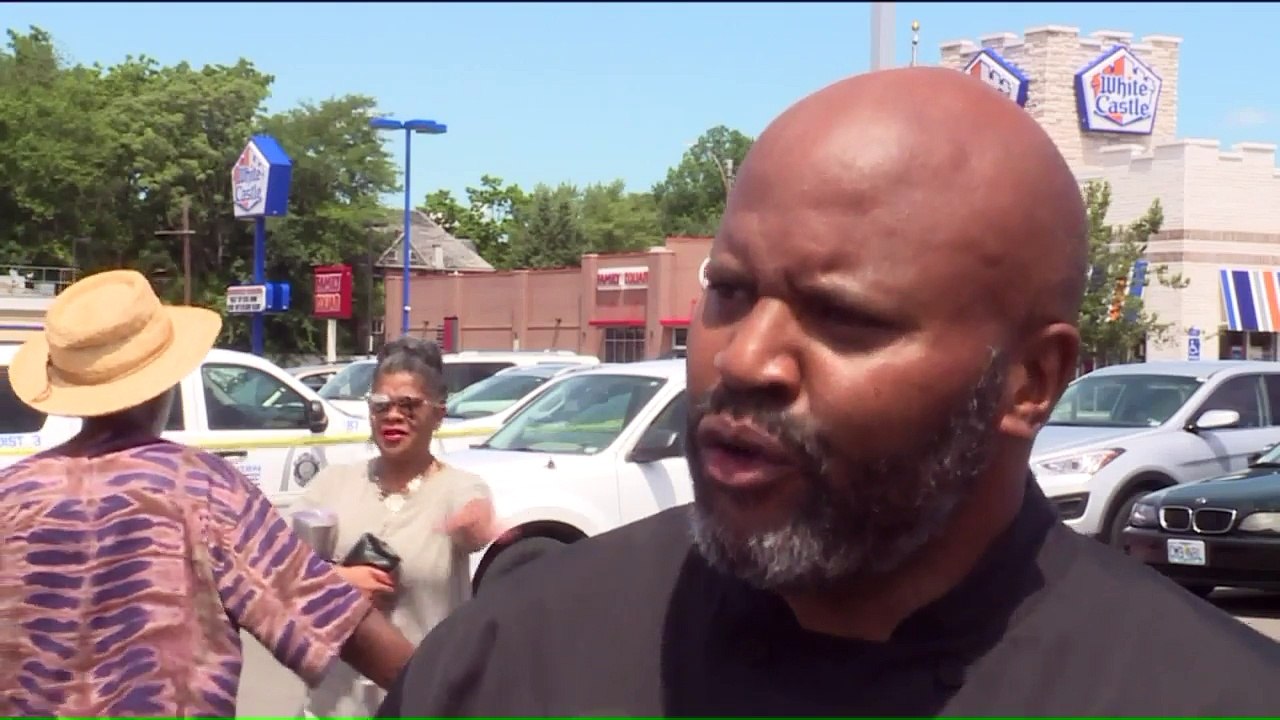 St. Louis Community Gathers, Raises Money to Help Injured Police Officer