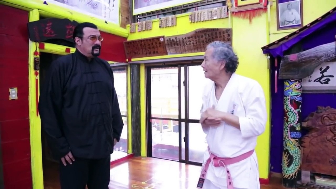 Steven Seagal y el Maestro de Karate de Okinawa
