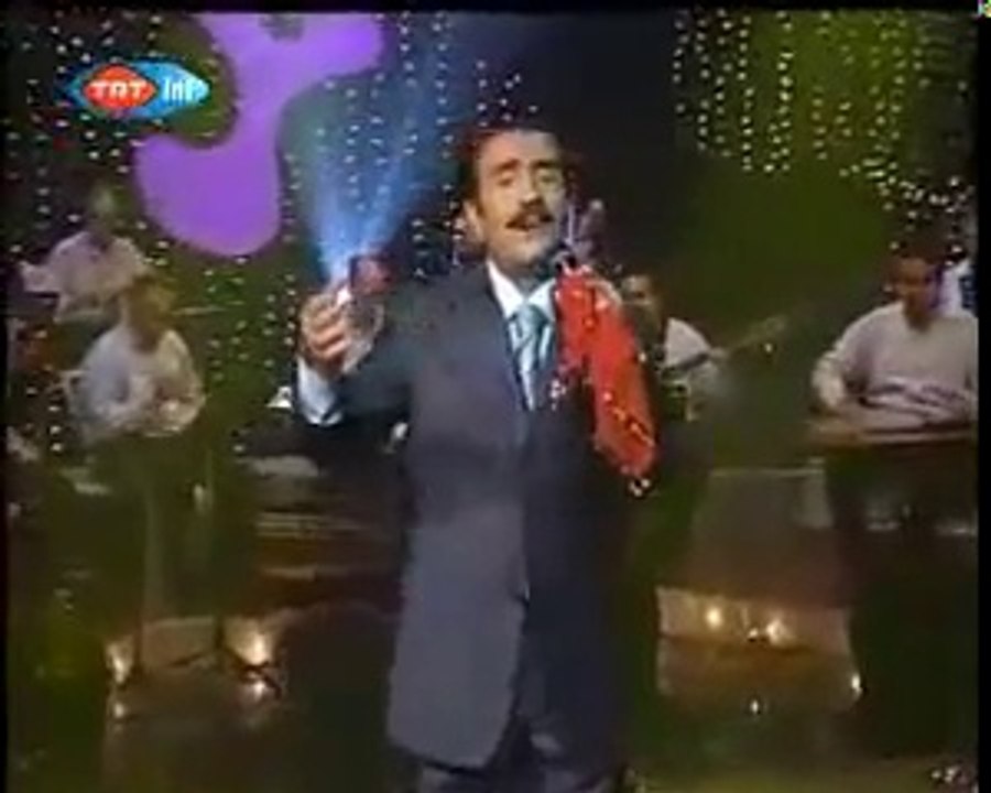 MUSTAFA KESER ▬► Aklımda Fikrimde Hep Sen Varsın