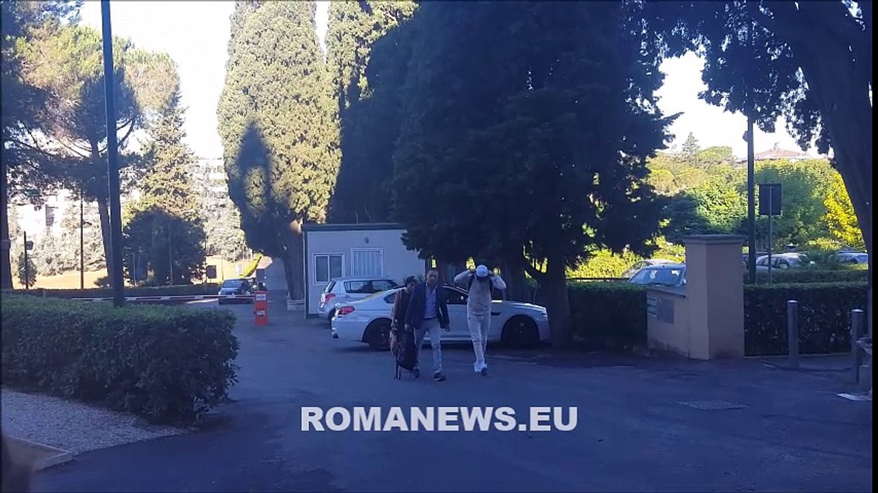 Karsdorp si opera al ginocchio. L'olandese arriva a Villa Stuart