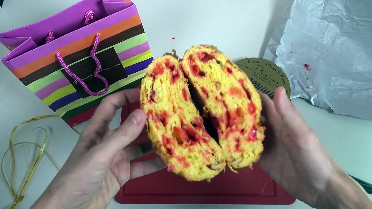 [SURPRISE] - Gâteau Surprise d'une abonnée trempé dans de la Crème Anglaise - Studio Bubble Tea Food