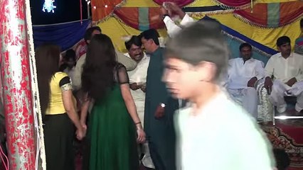 Itni Khubsorat Larki Pehle Kabhi Nahi Dakhe Hoge - Larki Ki Video 2017