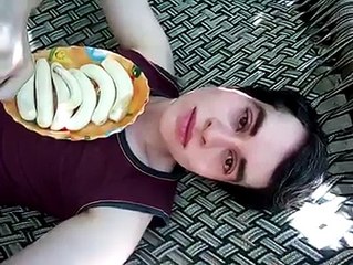 How fast can you eat bananas  watch till end