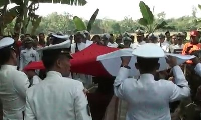 Jenazah Kapten Pilot Helikopter Jatuh Dimakamkan