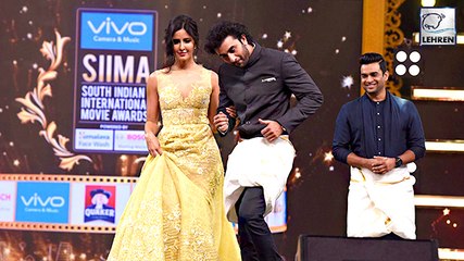 Télécharger la video: Rabir Kapoor and Katrina Kaifs  Lungi Dance At SIIMA Awards 2017