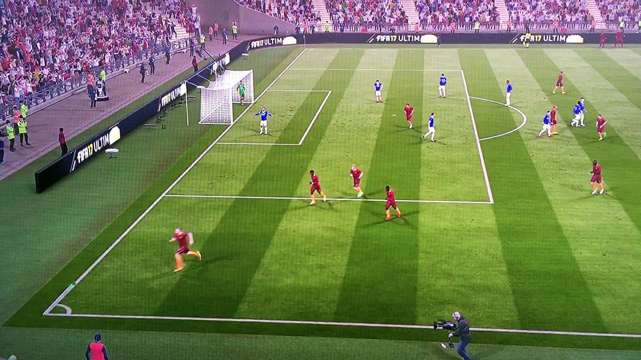 Fernandinho_freekick#1