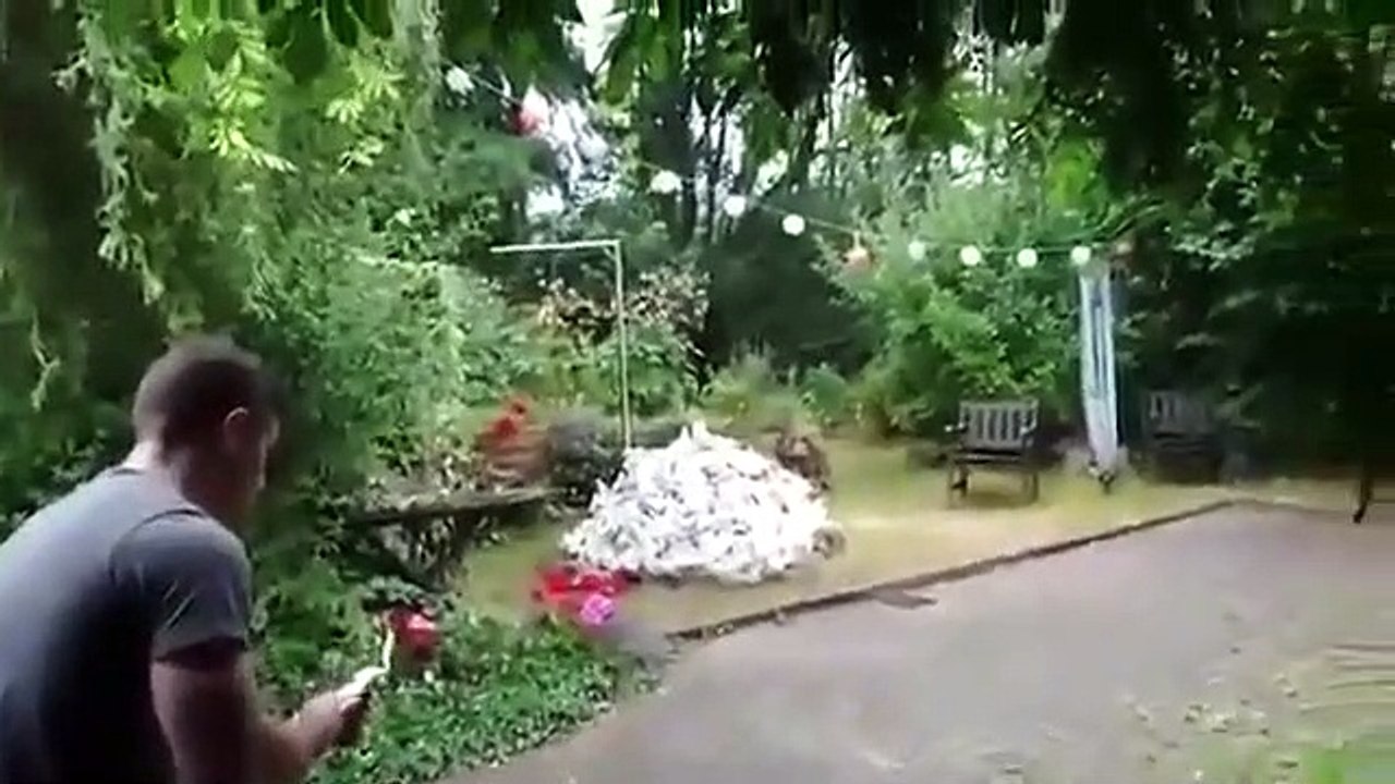 Quand un Allemand met un peu trop d’essence pour bruler des feuilles !