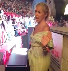 Burcu Esmersoy, Tarkan Şarkısıyla Kendinden Geçti