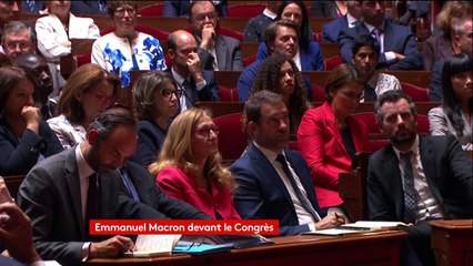 Macron "souhaite que le droit de pétition soit revu"