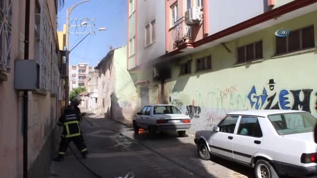 Doğalgaz Yangını Mahalle Sakinlerini Korkuttu