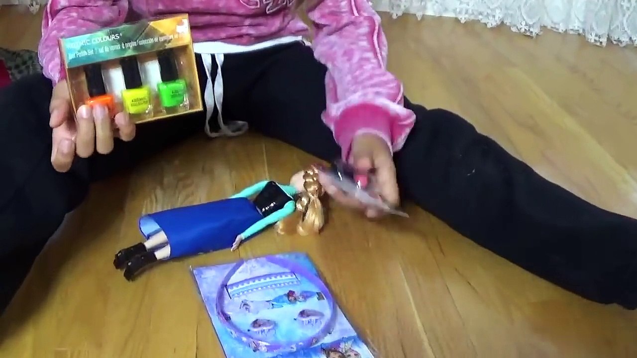 BAD BABY MAKEUP FAIL! Puppy Licks Gross Food SOPHIA AND SARAH FREAK OUT Toys To See Kids V