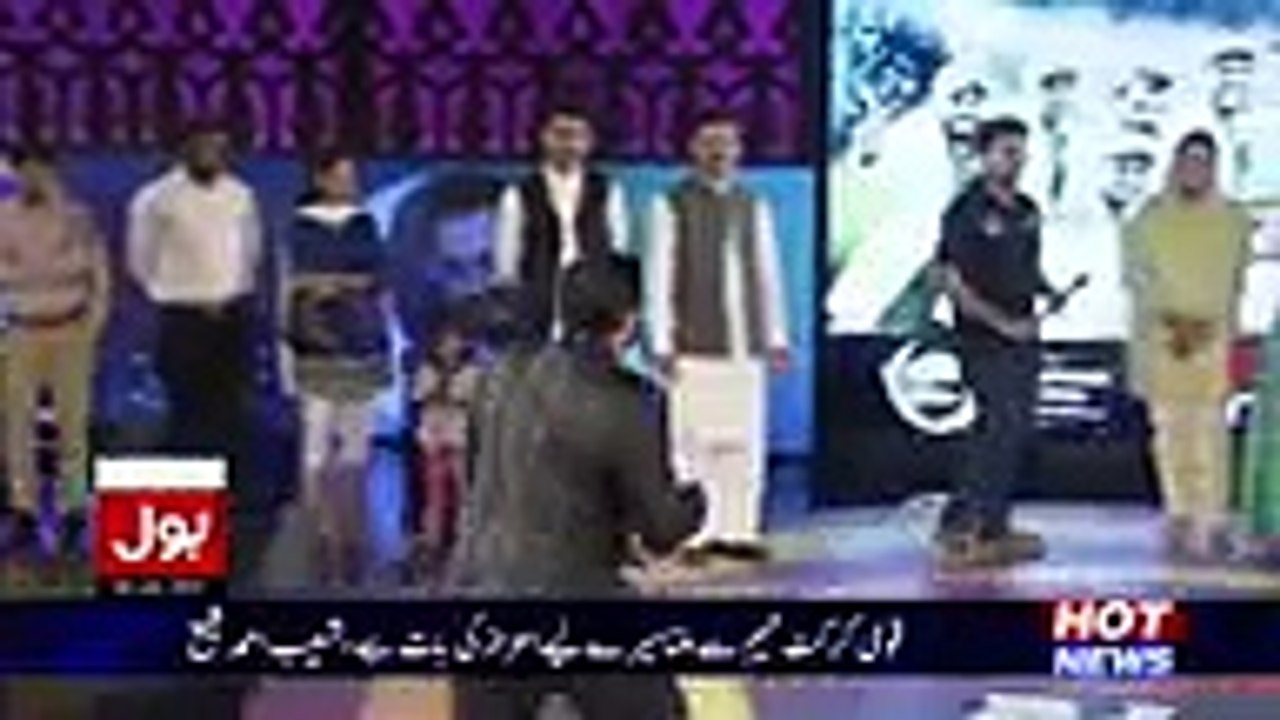 Muhammad hafeez with his wife