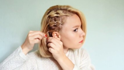 Coiffure simple en courtes coupes de cheveux féminins