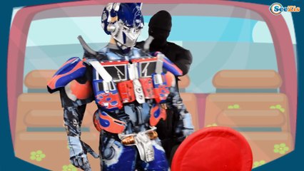 Wheels on the Bus Nursery Rhymes Lyrics / SuperHeroes